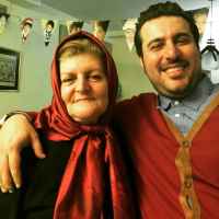 عکسی اختصاصی از محسن کیایی و مادرش